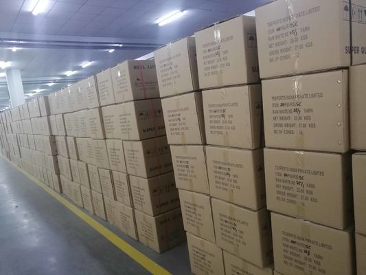 10.92 Gleichmäßigkeit ECDP Ne 30/1 Siro Compact Spun Garne für das Weben von Polyester
